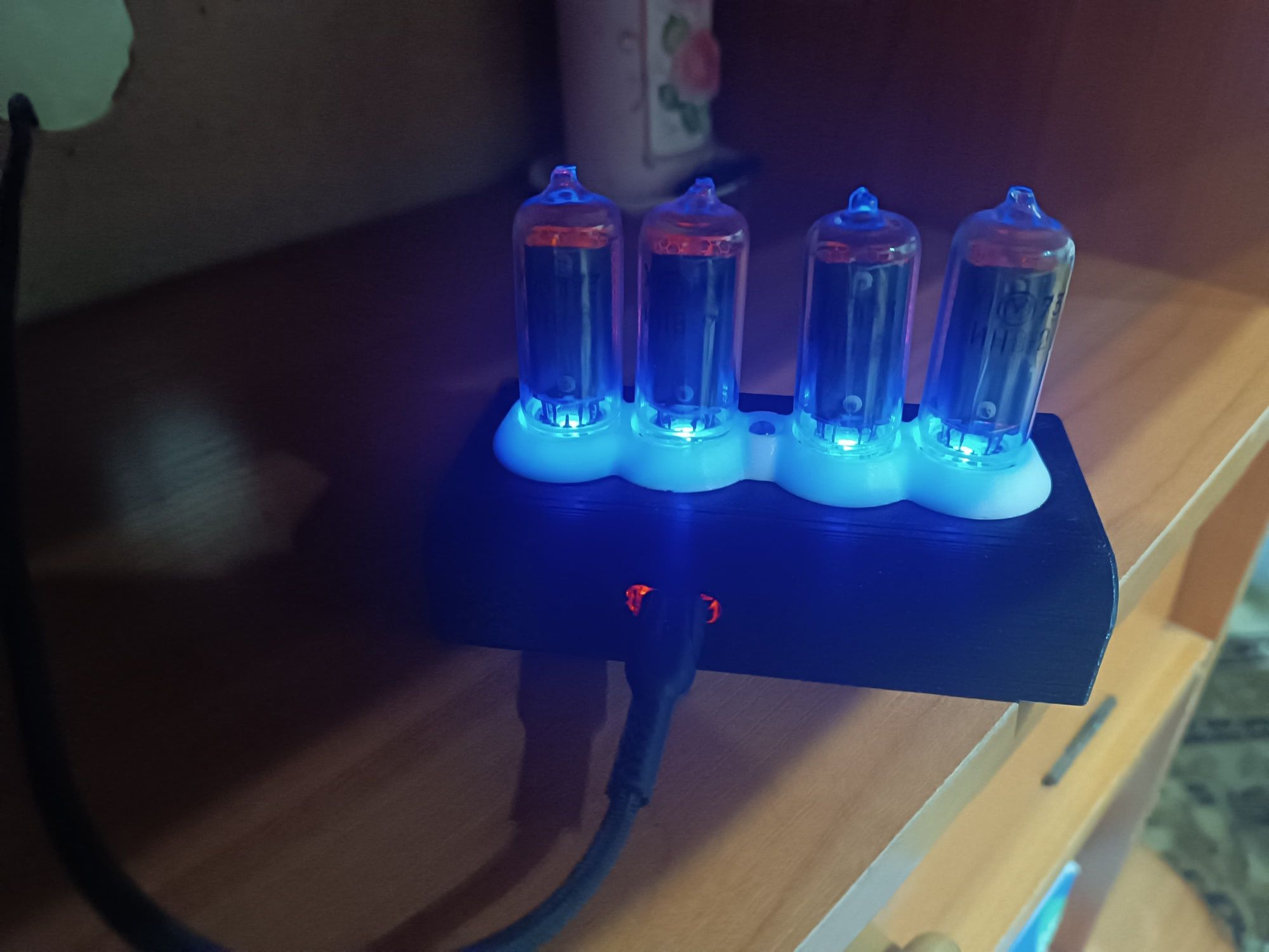 Продам часы на газоразрядных индикаторах ИН_8_2