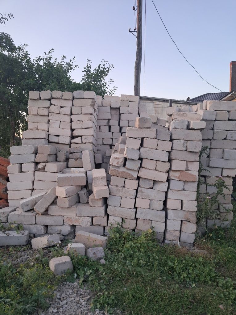 Продам селикатный б/у кирпич