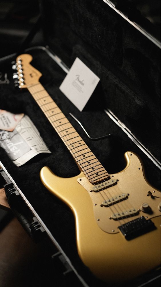 Fender American Deluxe Stratocaster 2012 Aztec Gold