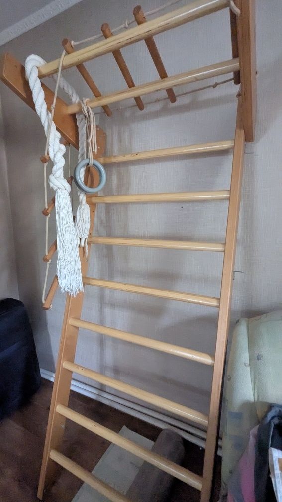 Продам шведскую стенку