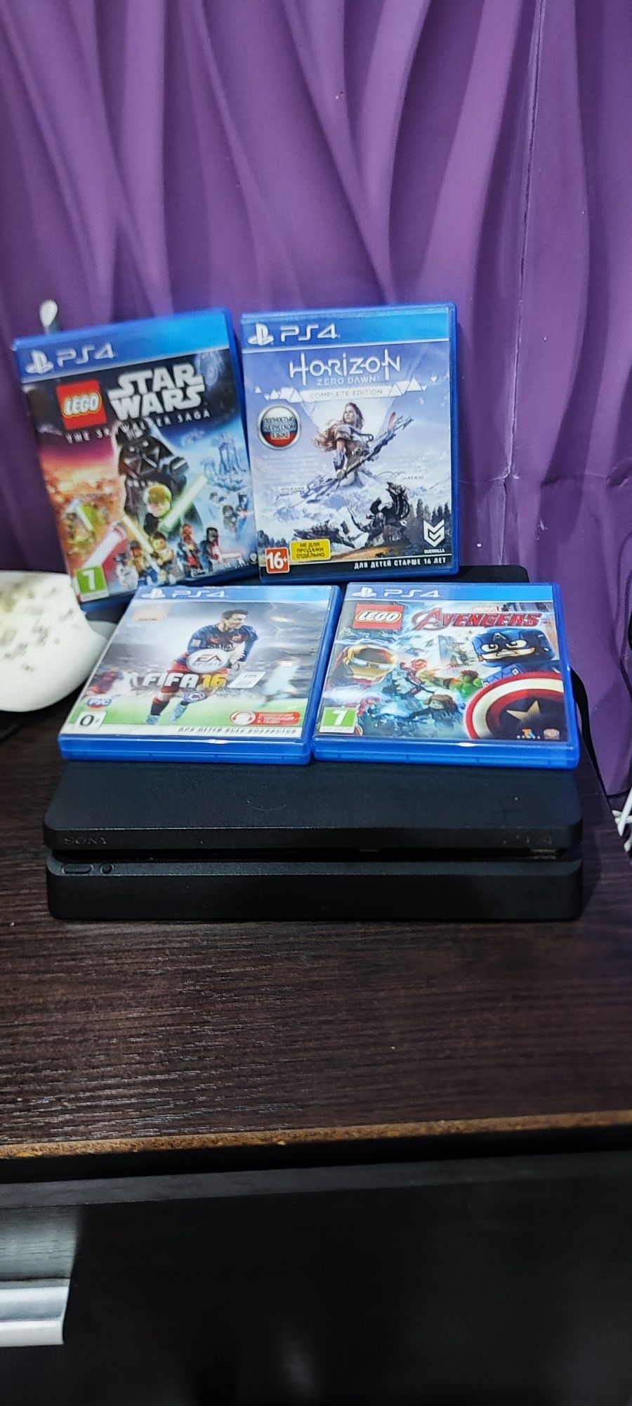 Playstation 4 slim в отличном состоянии