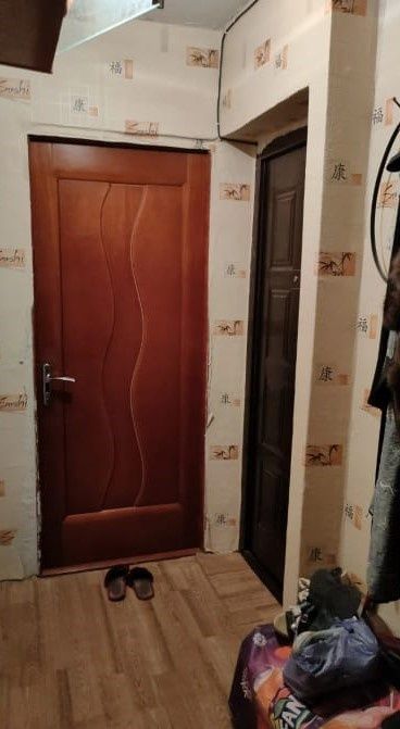 Продам квартиру или меняю на полуторку с доплатой  в 8 мкр.