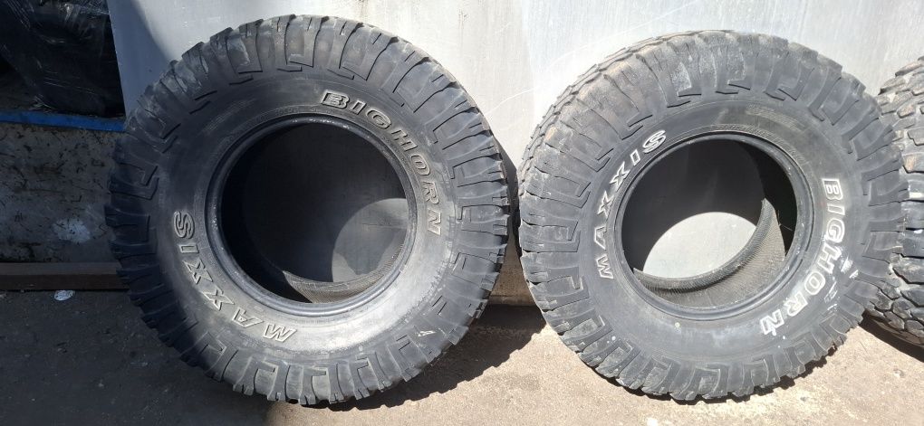 Резина грязевая б.у. состояние нормальное. MAXXIS BIGHORN 33x12,5R15"
