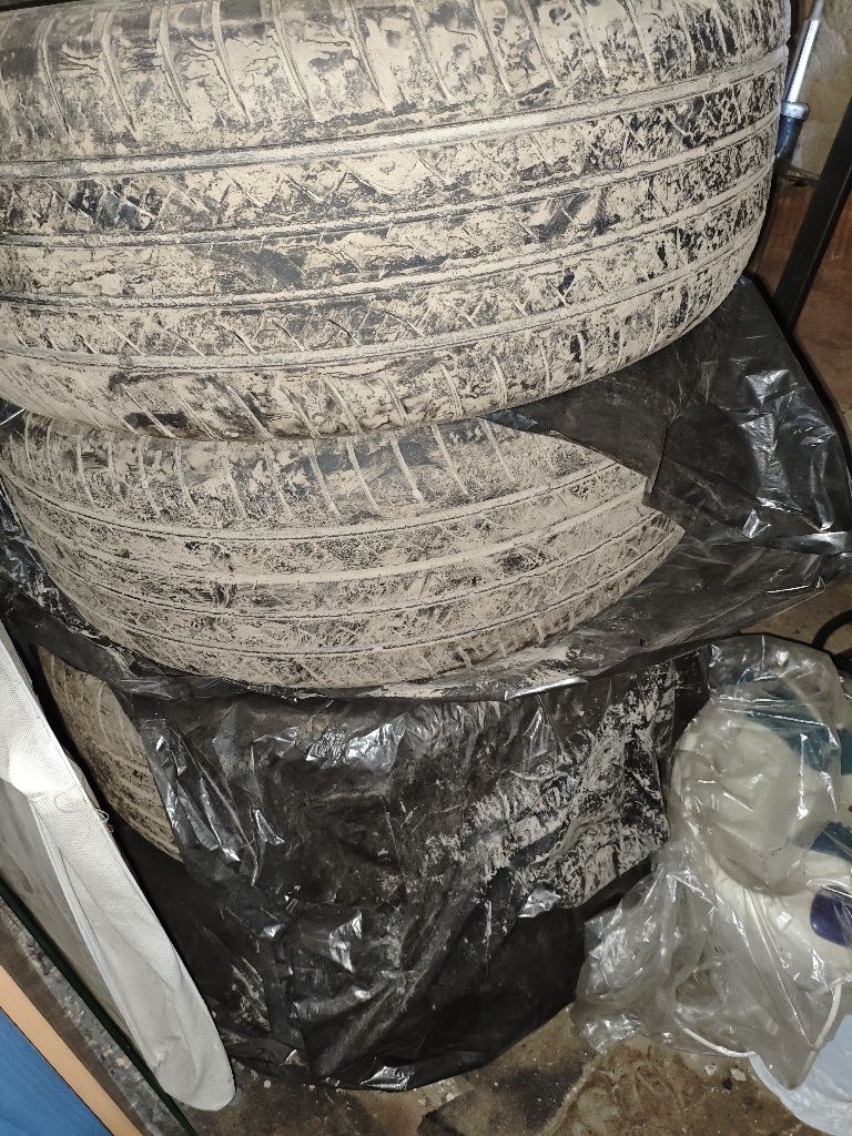 Продам шины летние на джип