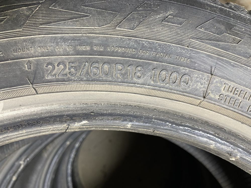 На 18 225/60 ЯПОНИЯ  2 шт в наличии