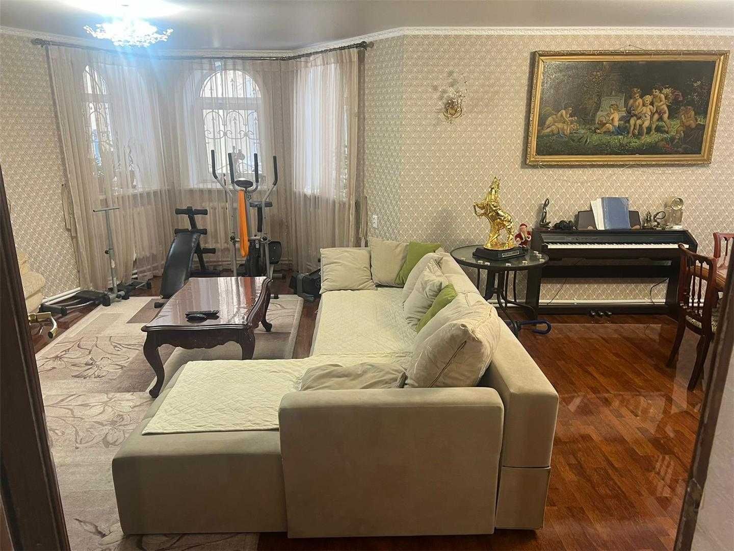 Продам  5-ти комн квартиру болгарского типа, блочный