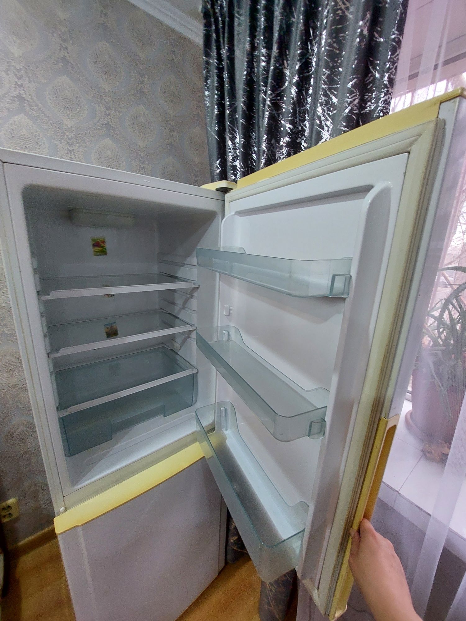 Продаю холодильник самсунг