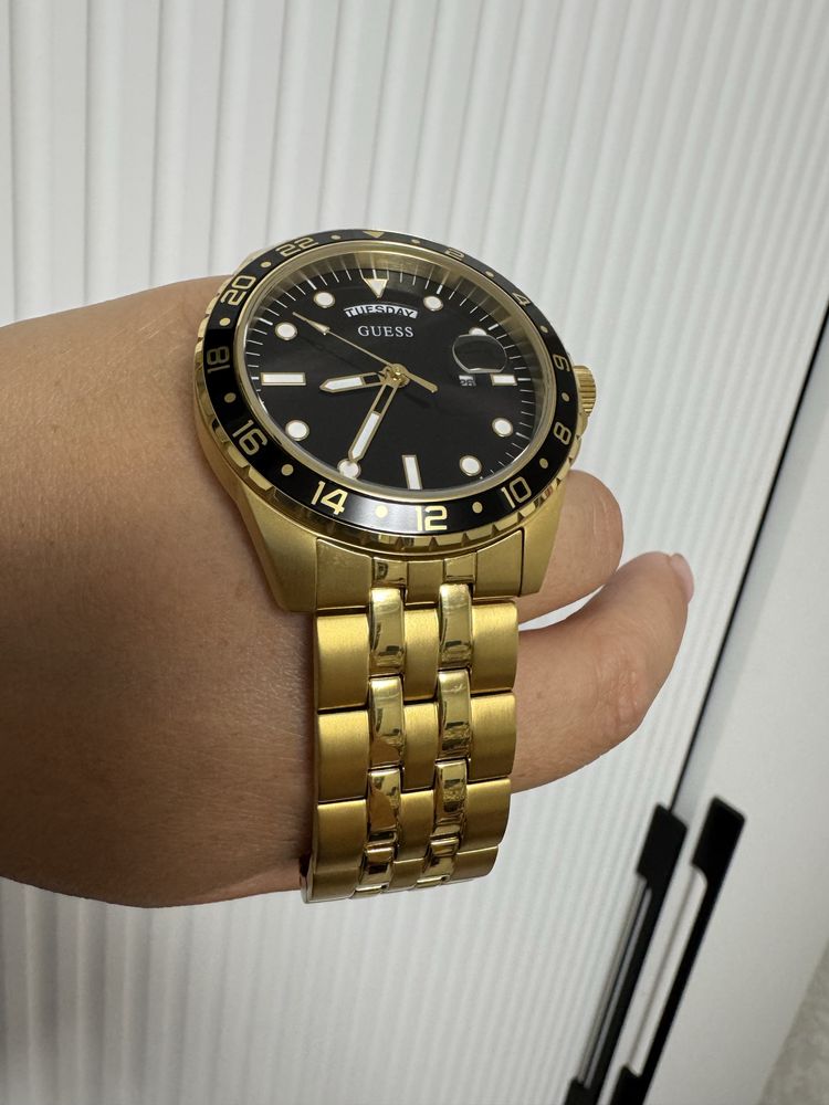 Часы Кварцевые GUESS нержавеющая сталь