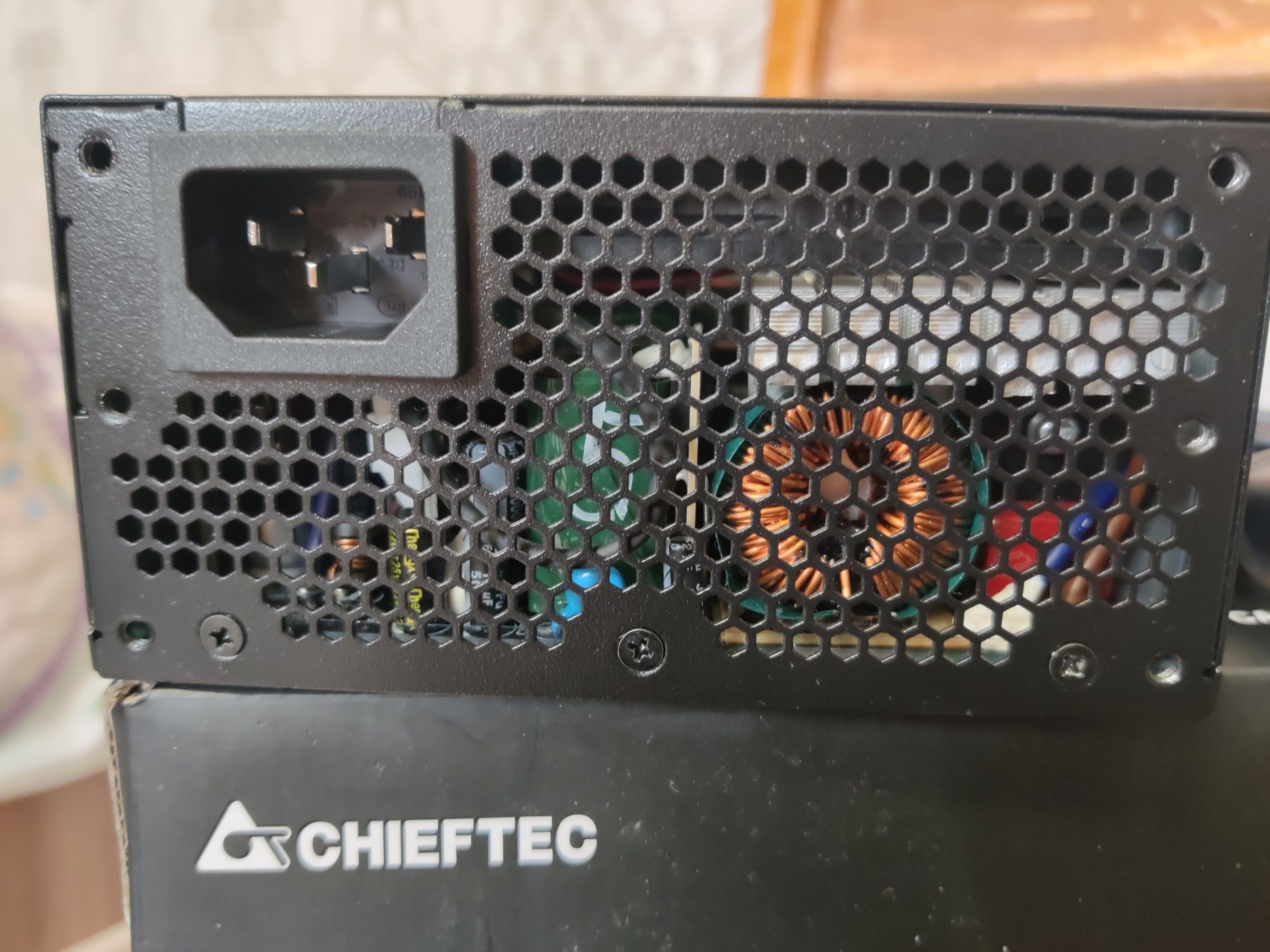 Модульный SFX Блок питания Chieftec CSN-550C 80Plus Gold Compact