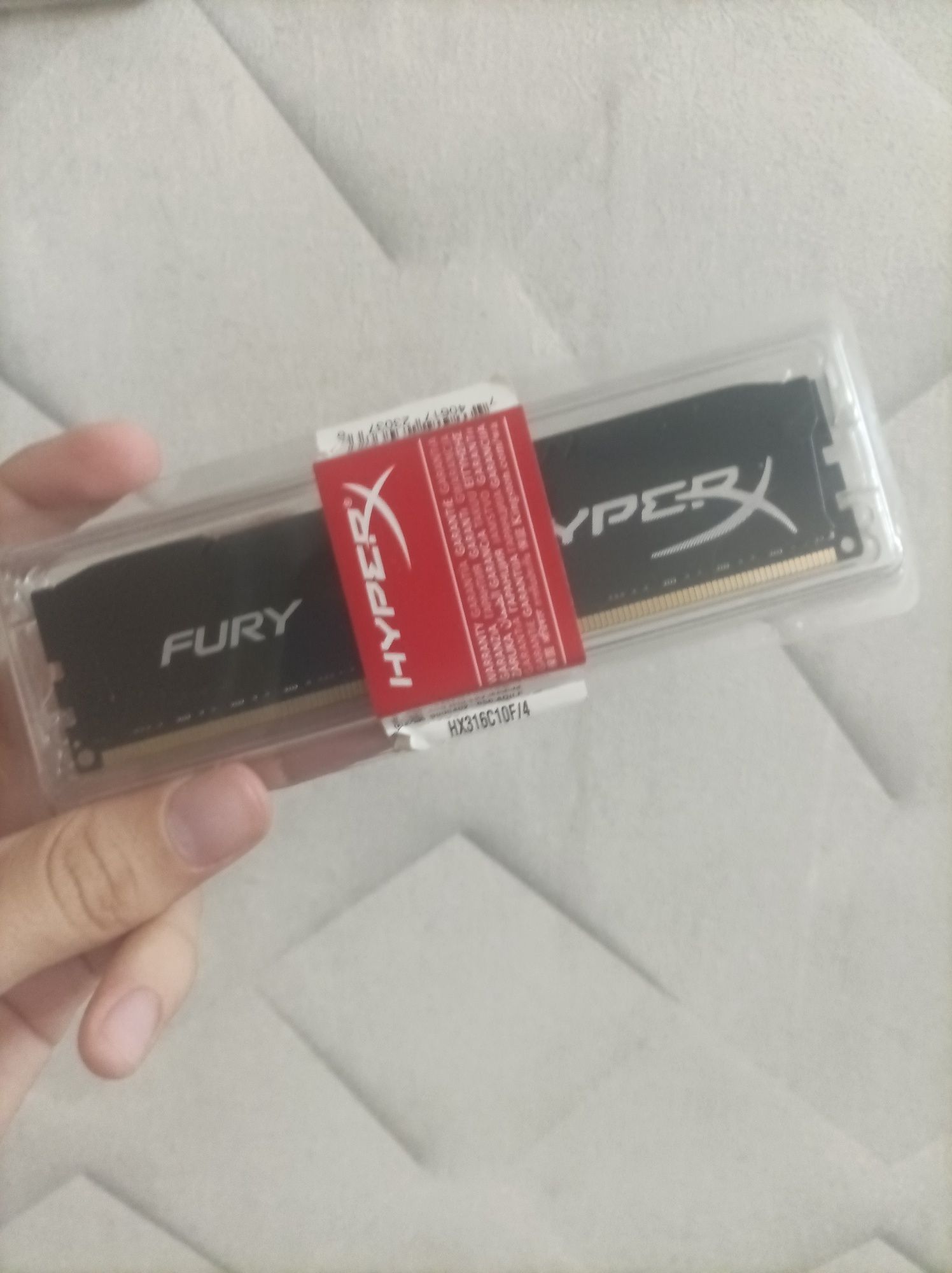 Продам быстро оперативную память DDR3 HYPER X FURY Kingston