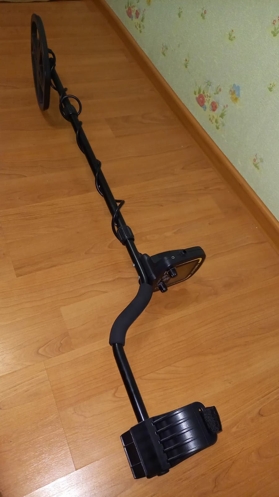 Продам металоискатель