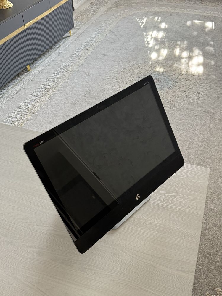 HP Envy 23.
