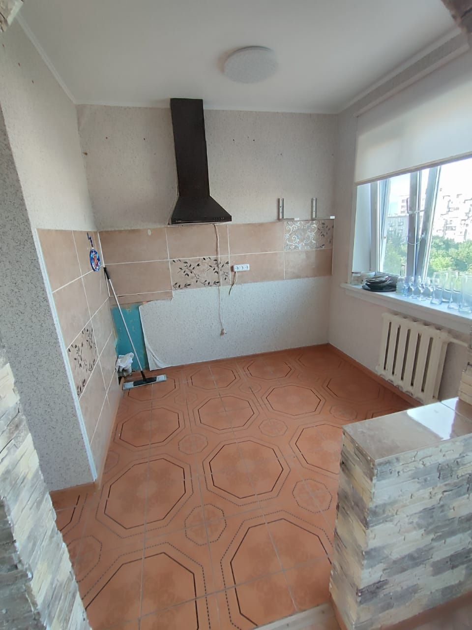 Продам 2 х комн . 5 -27,  5 этаж.