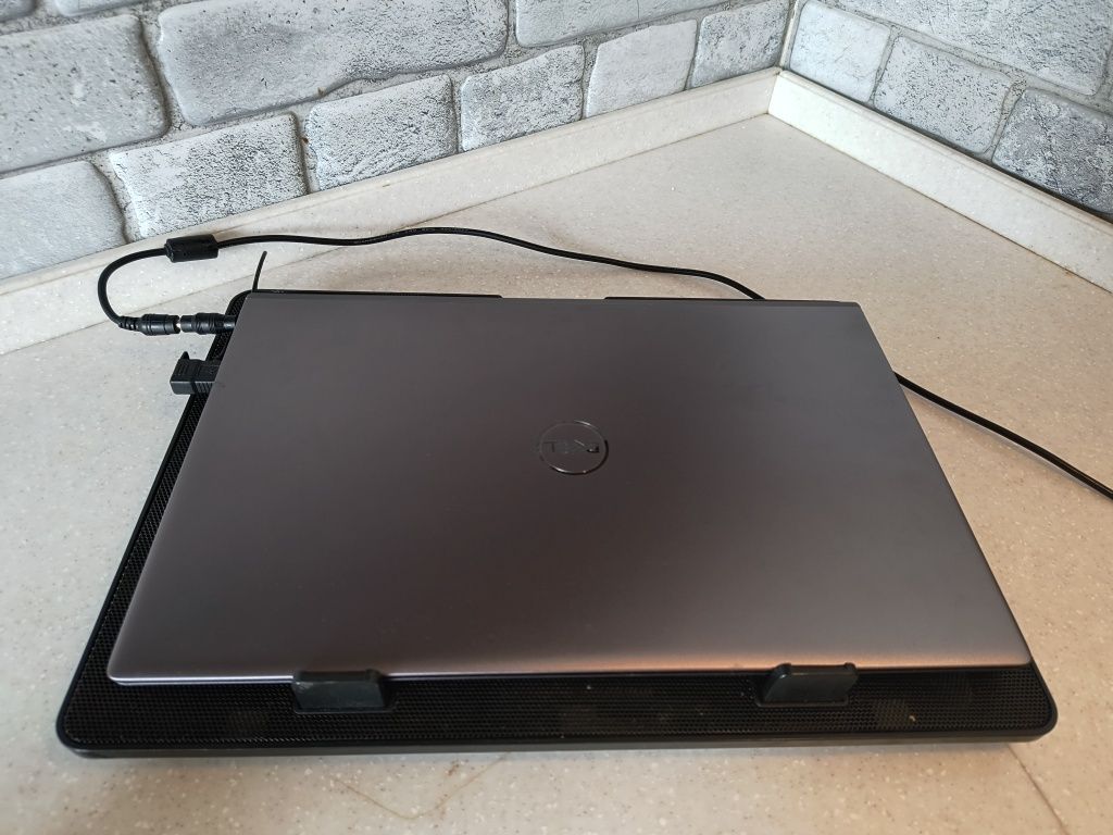 Ноутбук: Dell Vostro