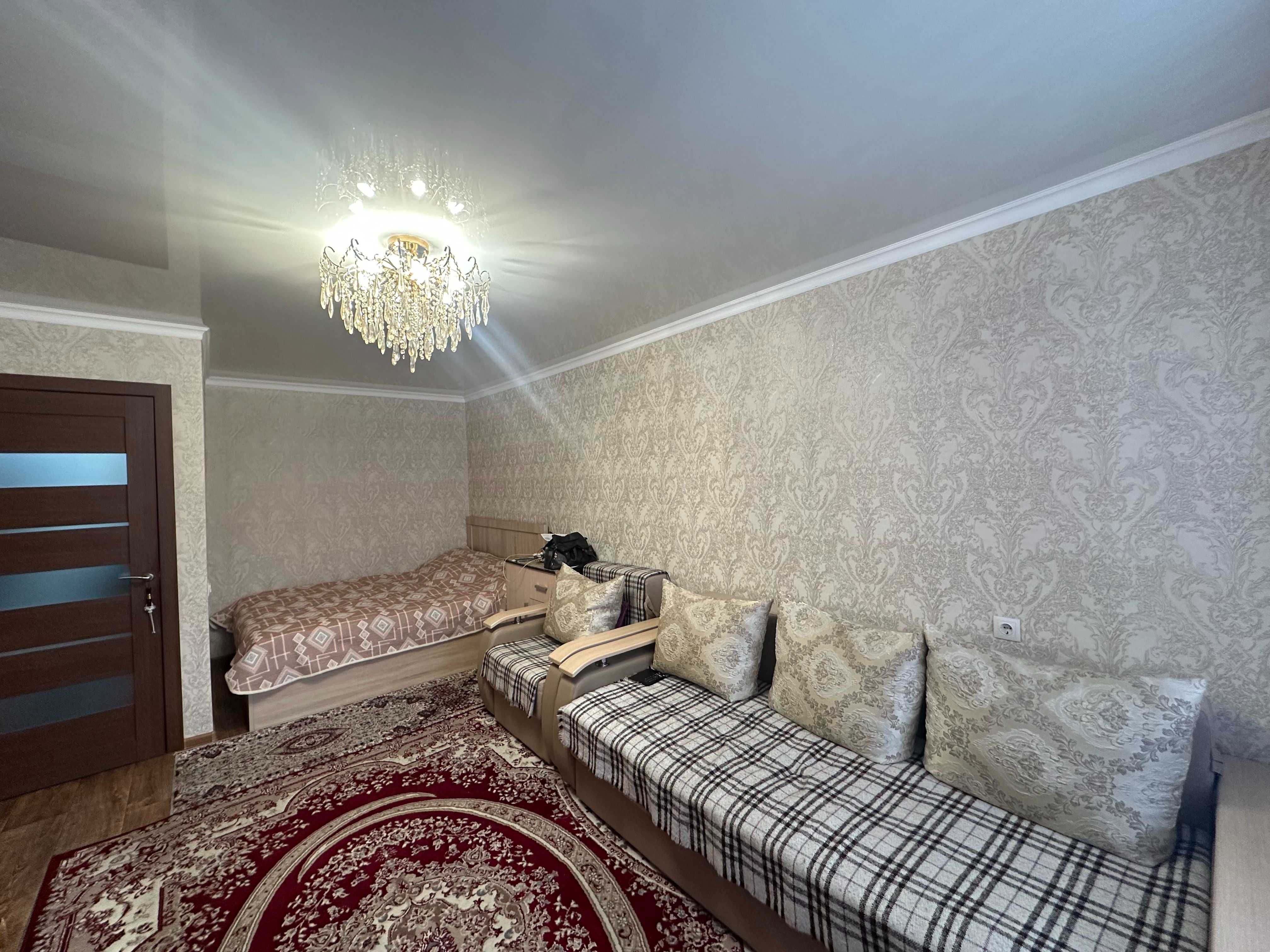 1-ком с ремонтом. Крамского 44/2. Площадь 36м². Кухня 8м². Кирпич 1977