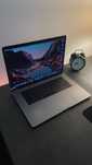MacBook Pro 15” (2017) | i7 / 16GB / 512 SSD / Radeon Pro 560 (4GB)