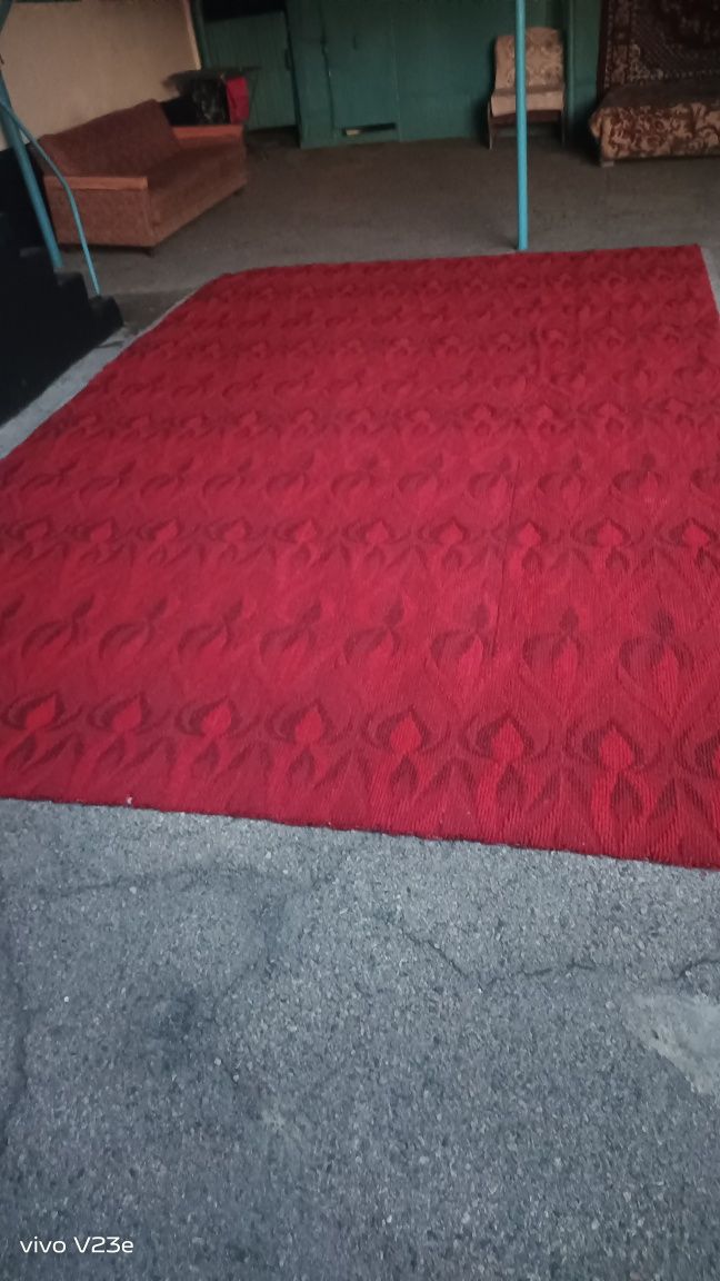 Срочно продам палас