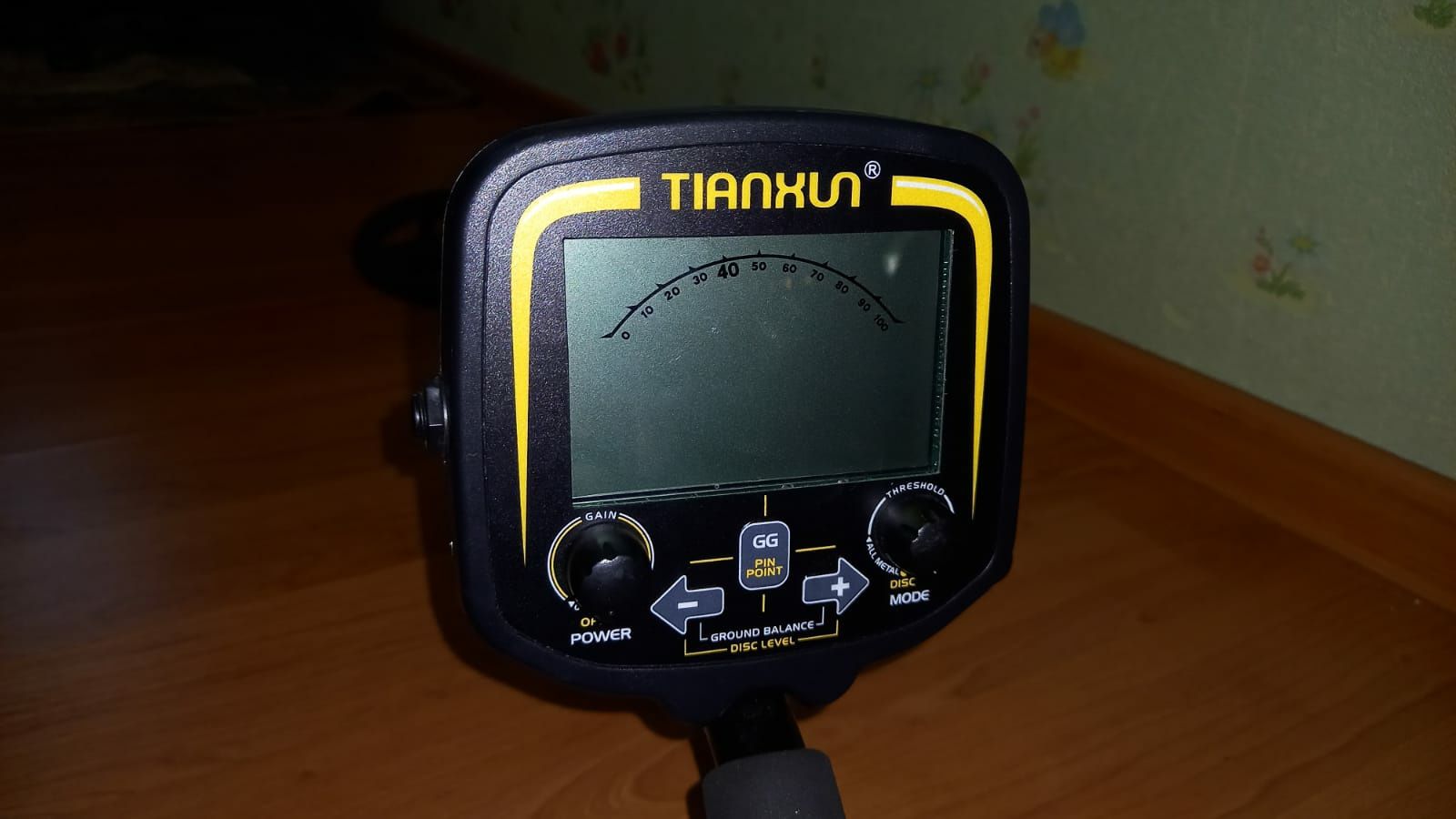 Продам металоискатель