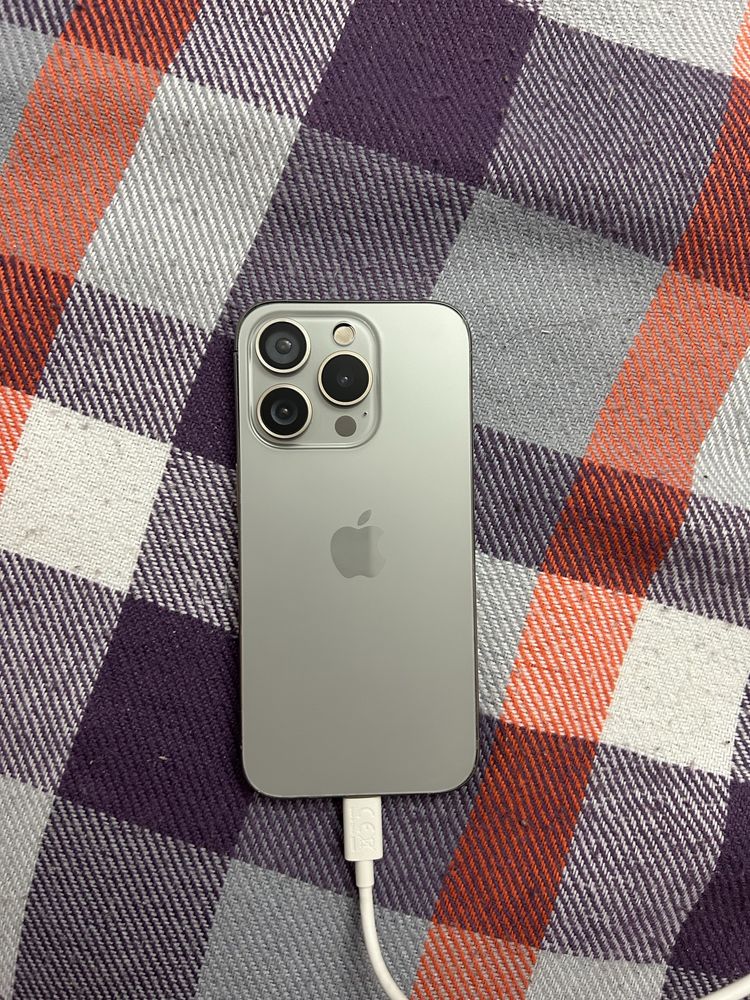 Продаю iphone 15 pro 128gb
