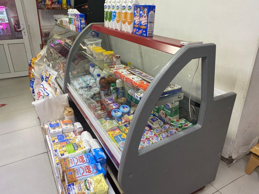 Продаётся 2 холодильные витрины