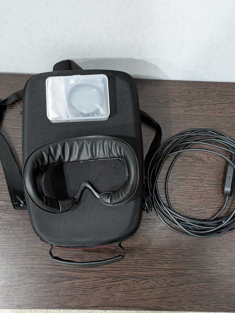 Продам VR-шлем Pico 4 128 GB