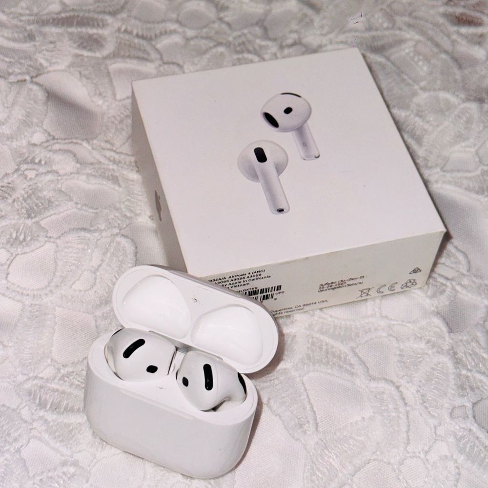 AirPods 4 ANC (с шумоподавлением)