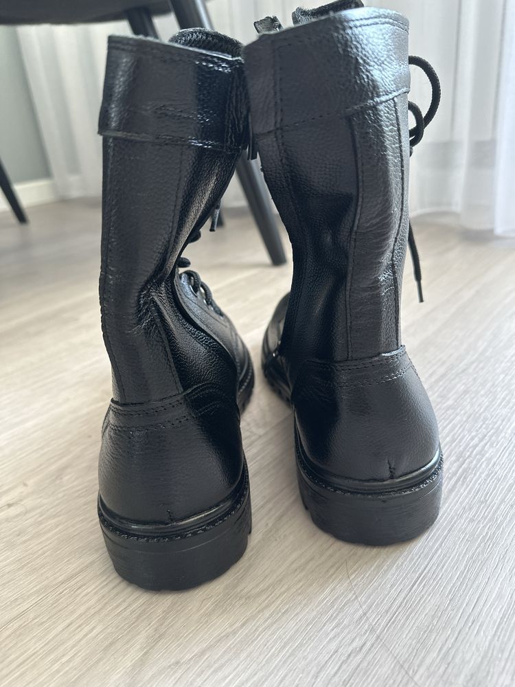 Продам новые берцы