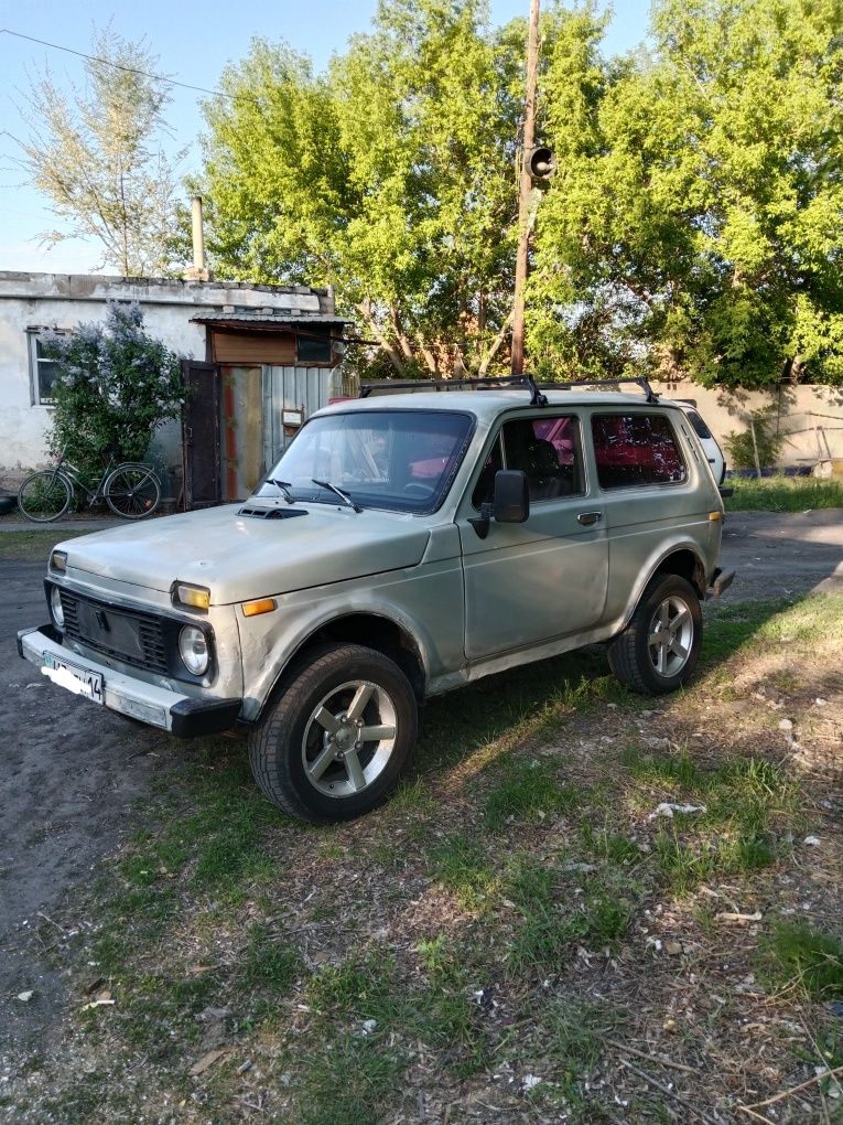 Продам автомобиль ВАЗ 2121 Нива