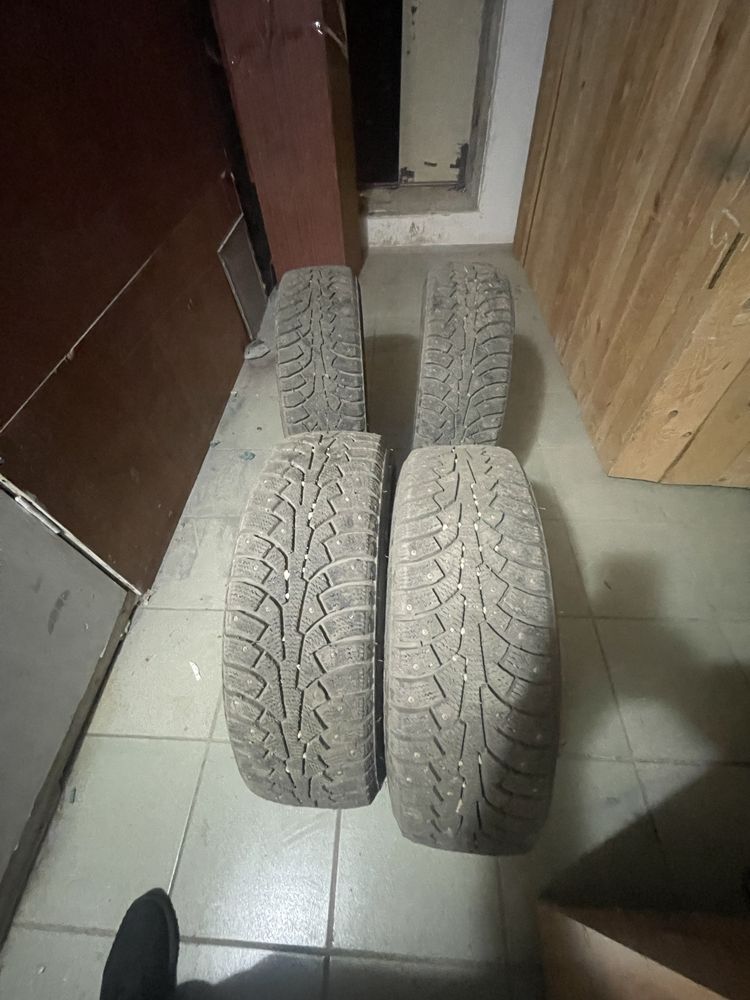 Шины зимные 195/65R15