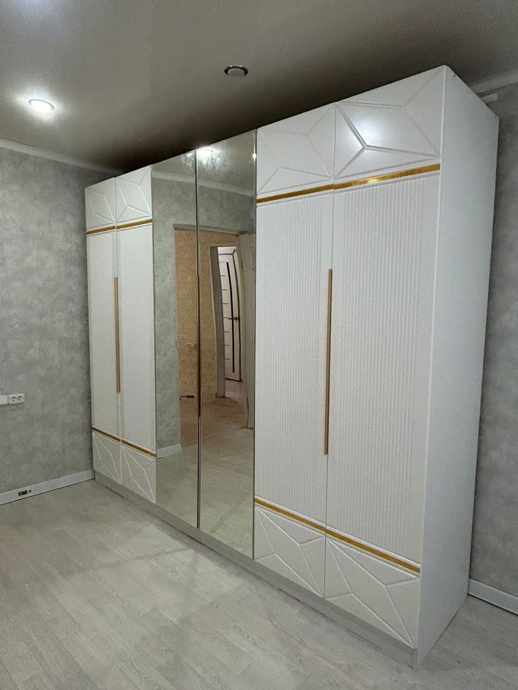 Продам шкаф большой
