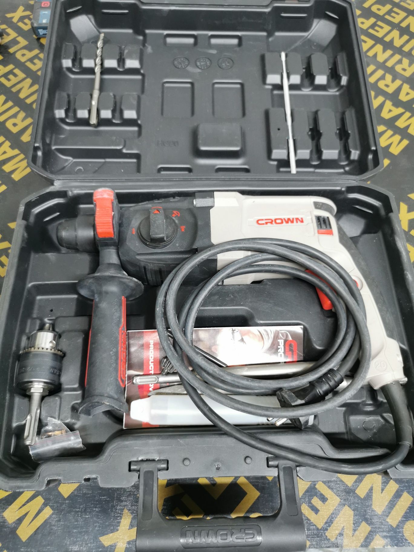 Перфоратор CROWN CT18180 SDS-Plus