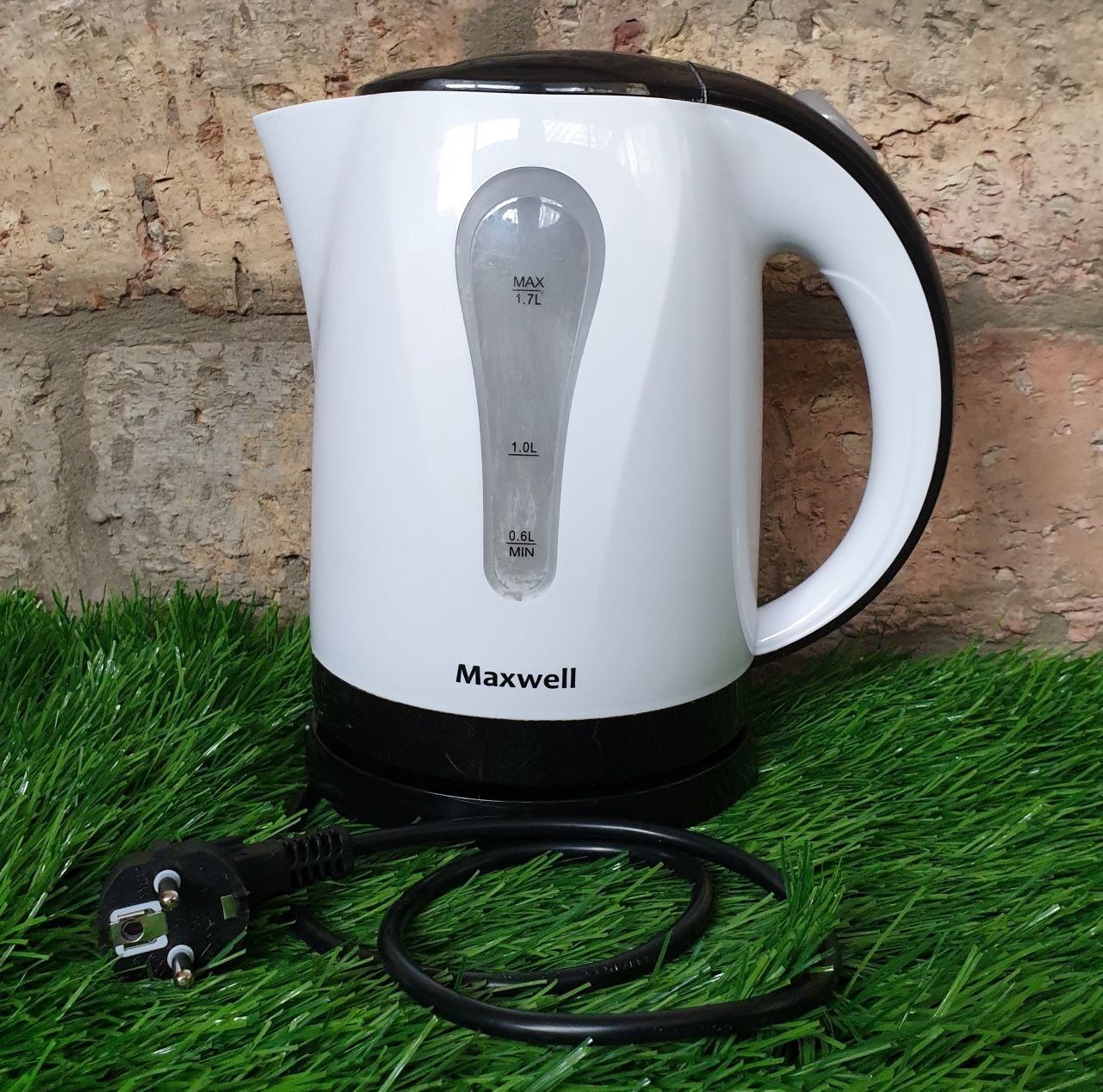Чайники Maxwell MW-1079 W, Maxwell MW-1004 TR и Vitek VT-7063