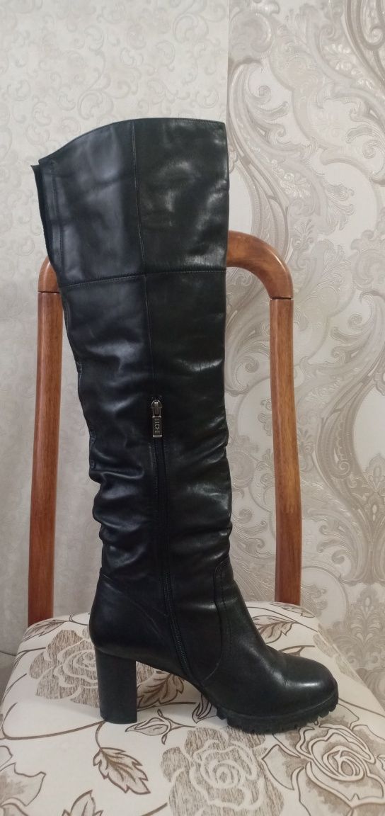 Продам зимние сапоги кожа натуральная 38р