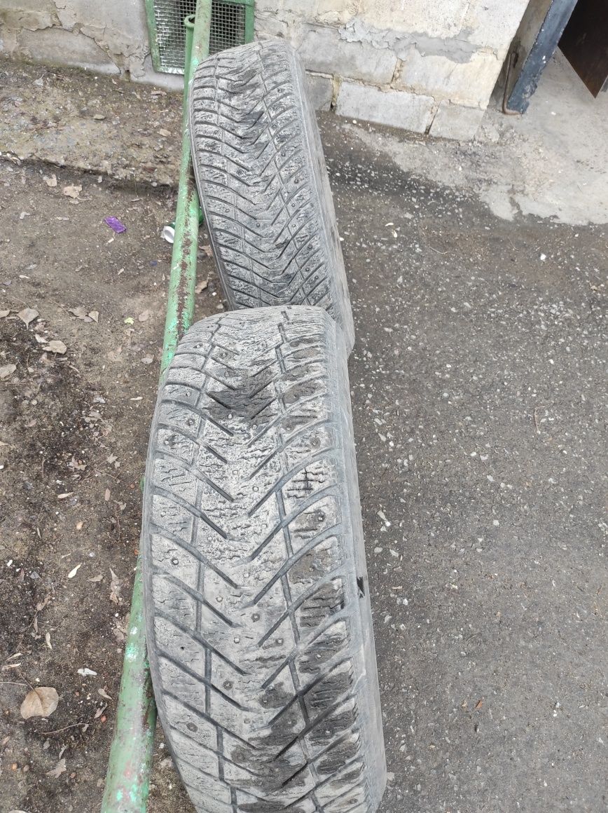 Продам шины зима YOKOHAMA 235*60R18 цена за пару