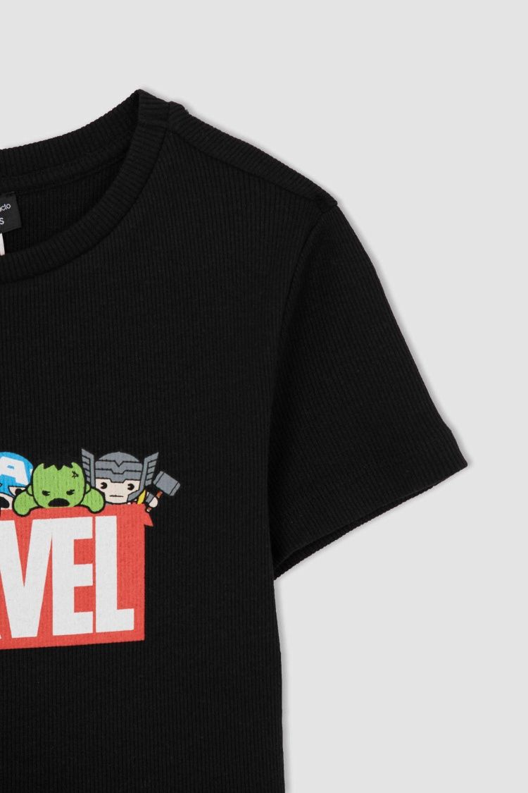 Продаётся топик женский "Marvel"