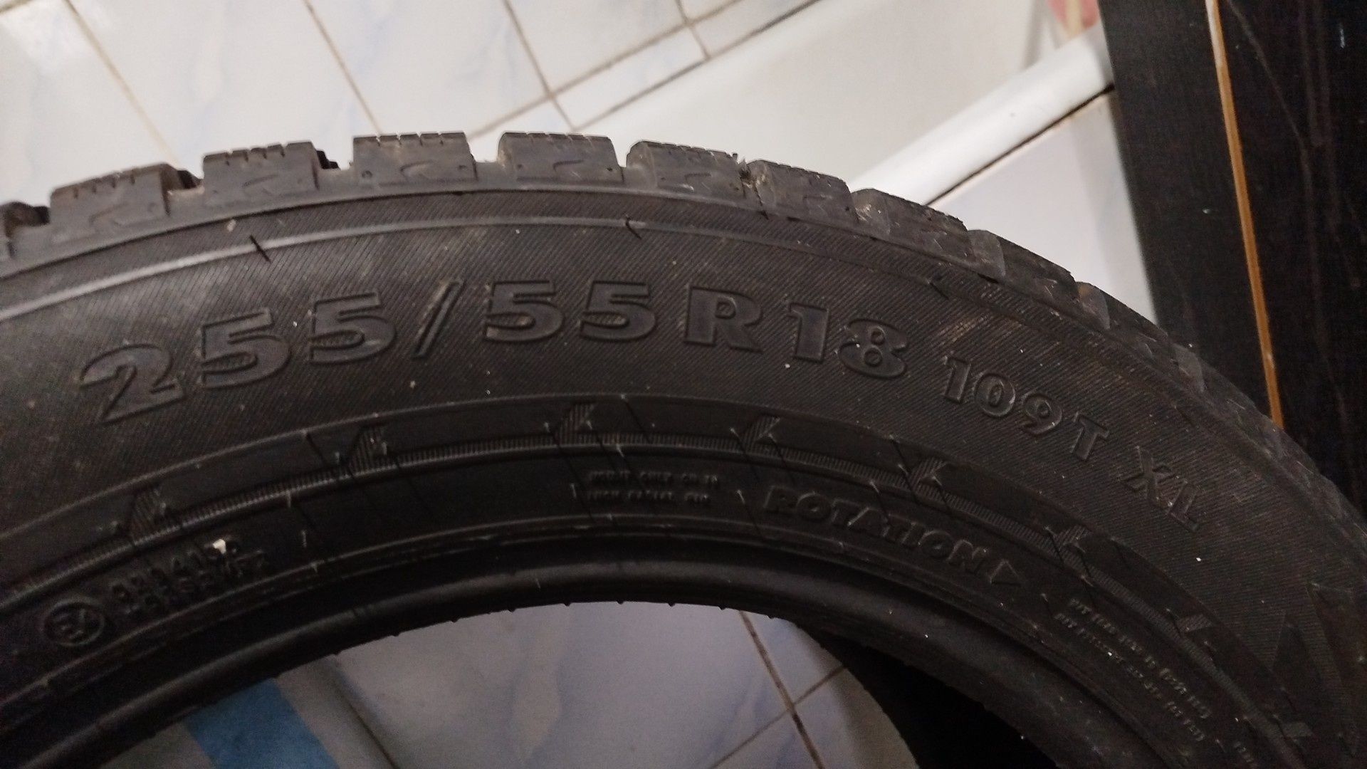 Авторезина четыре баллона Nokian nordman 7 SUV 255/55 R18 109T с шипам
