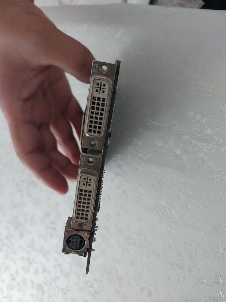Продаю видеокарту Gigabyte GeForce 9500 GT