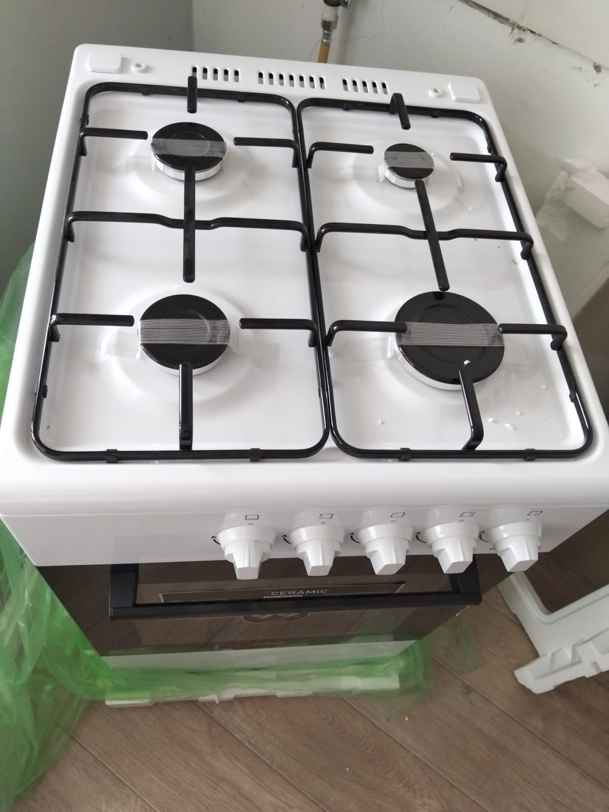 Продам газ с духовкой
