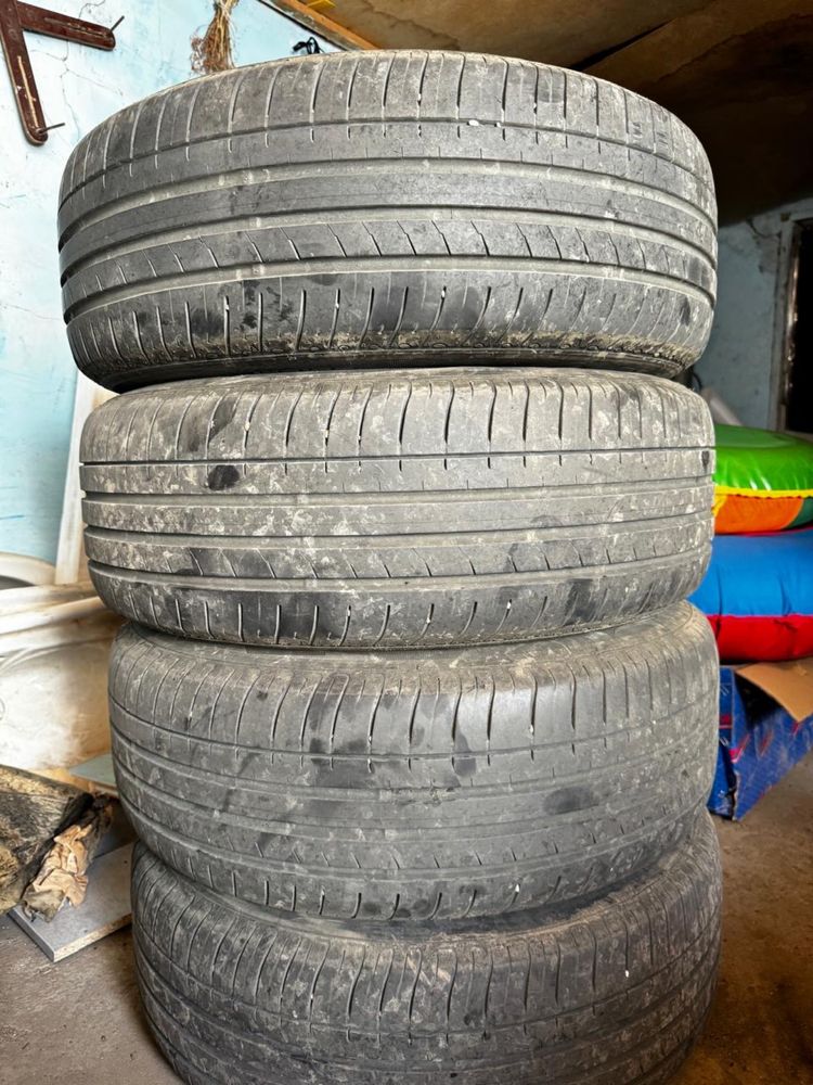 Продам шины с дисками R17