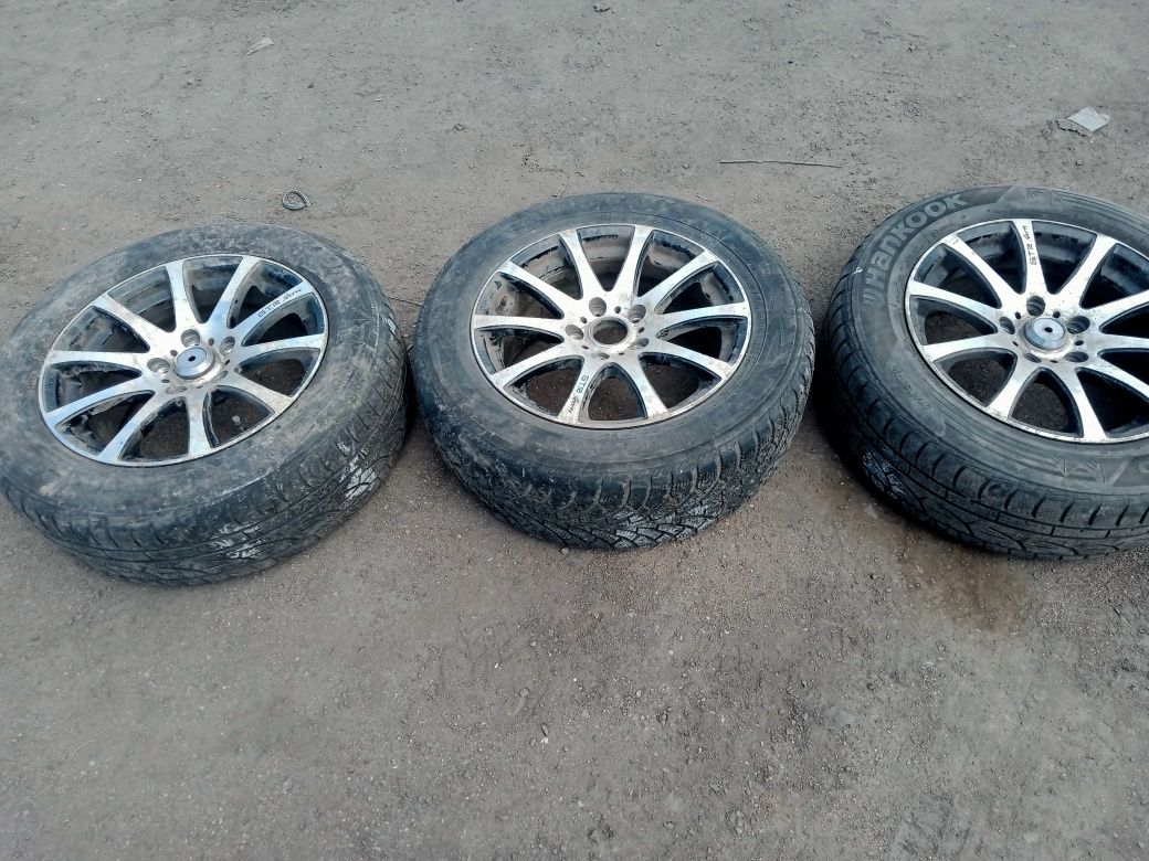Продам 3 колеса с титанкой размер 16