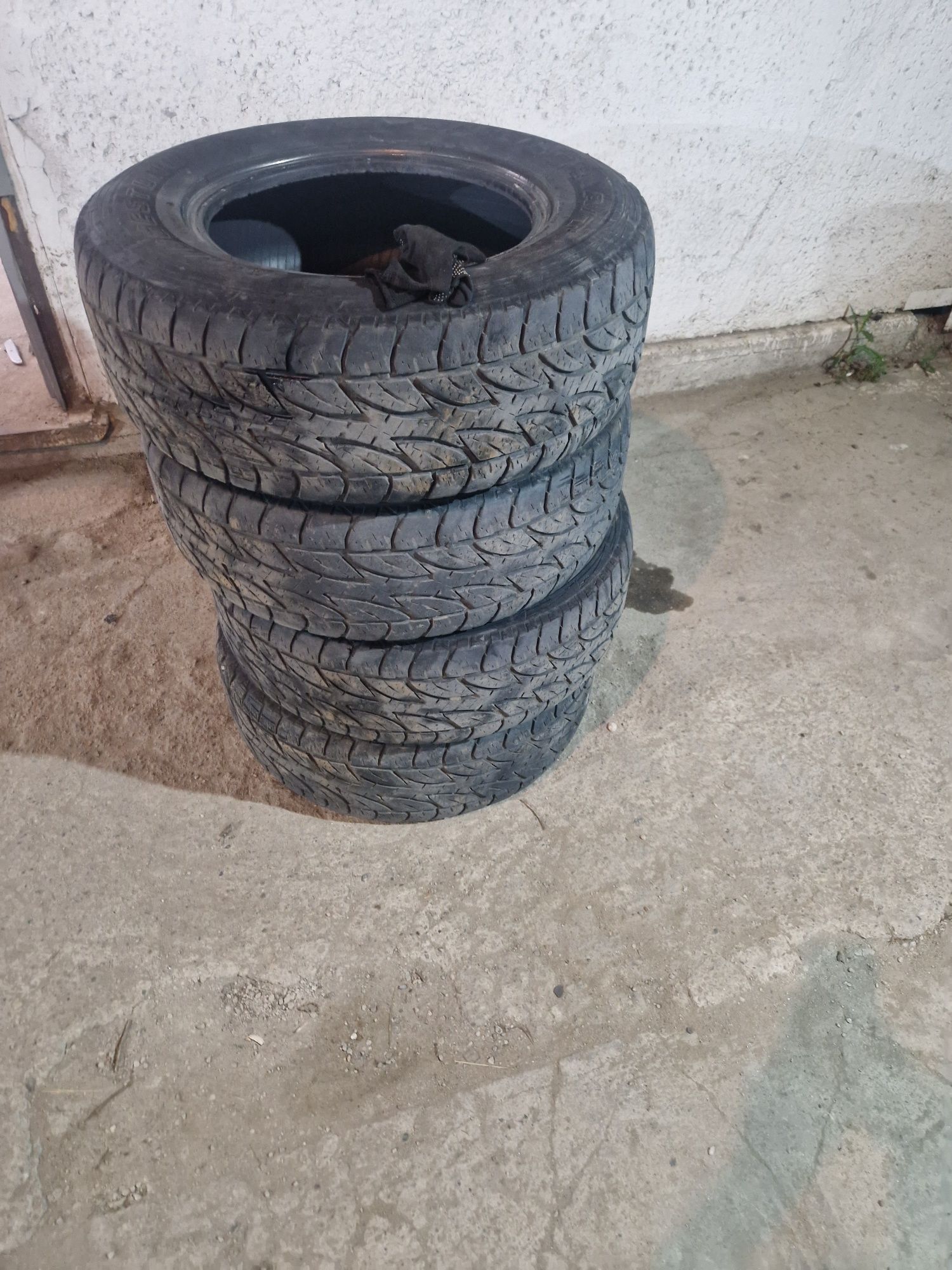 Продам Шины б/У. BRIDGESTONE