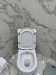 Унитаз новый  в отличном состояний