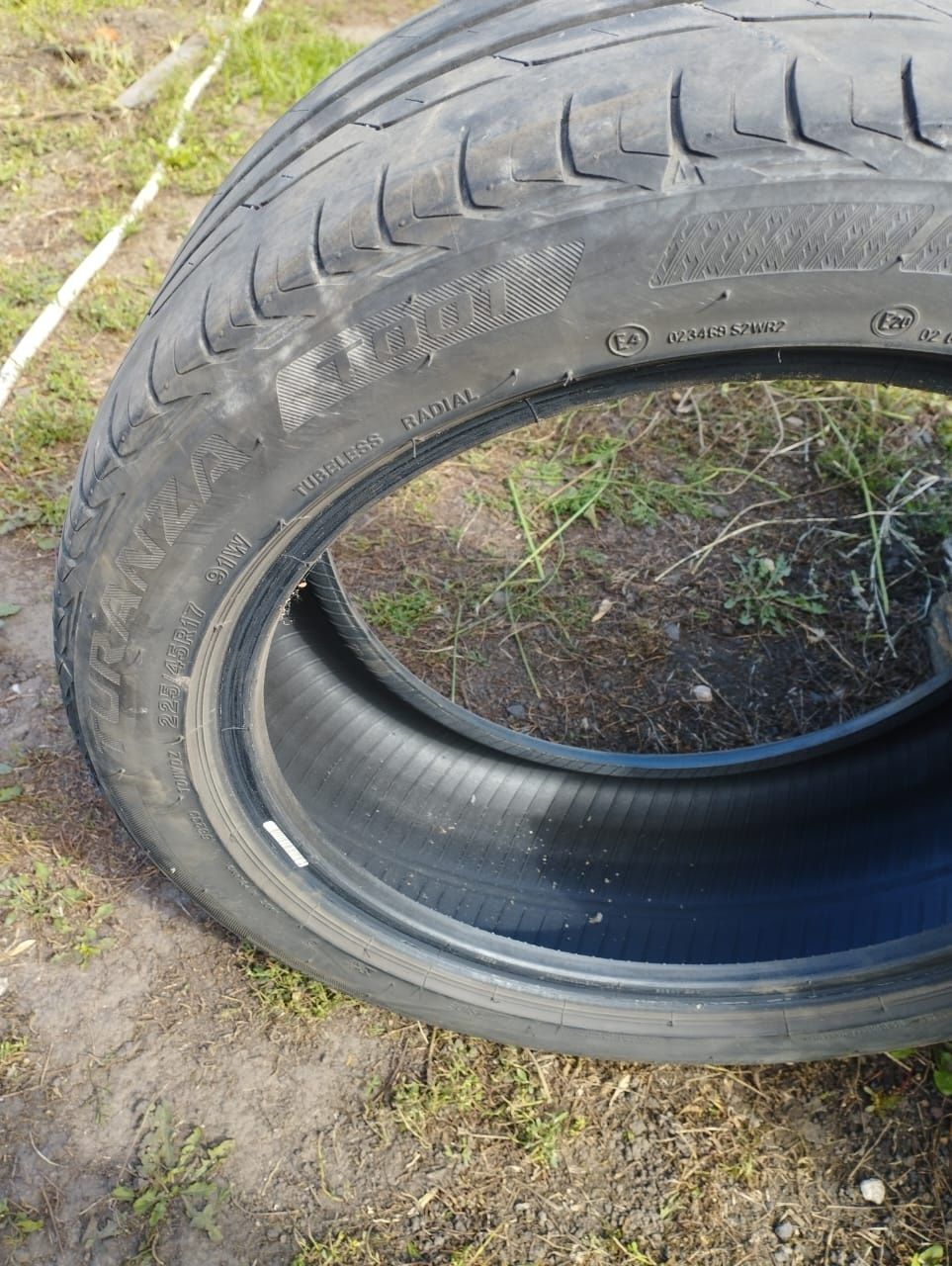 225/45/17 bridgestone turanza t001