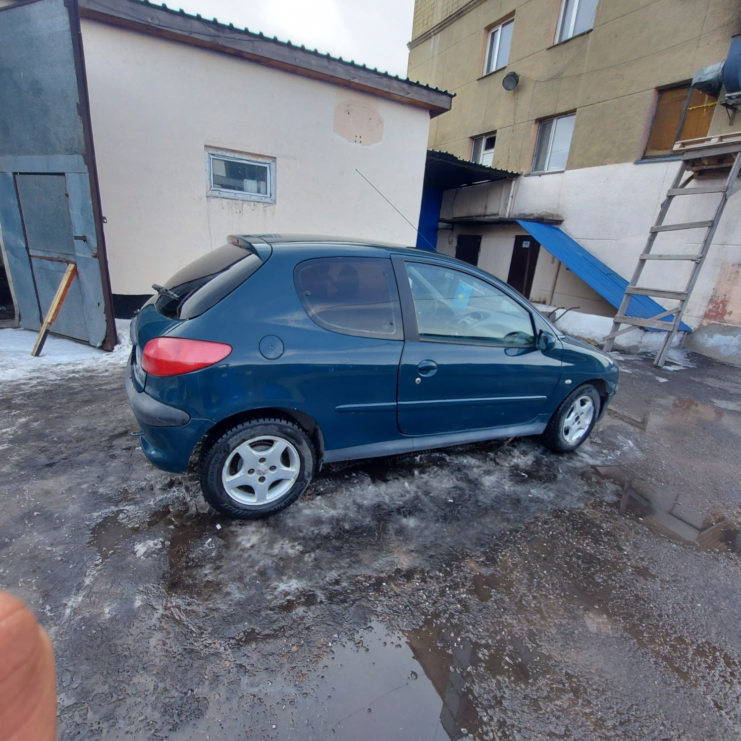 Айырбастаймын немесе сатамын