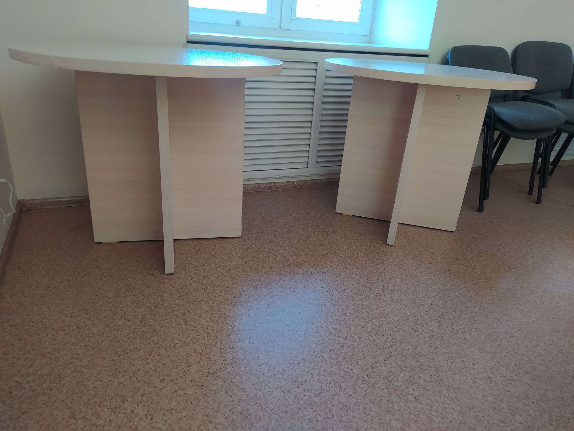 Стол, столы круглые 2 штуки