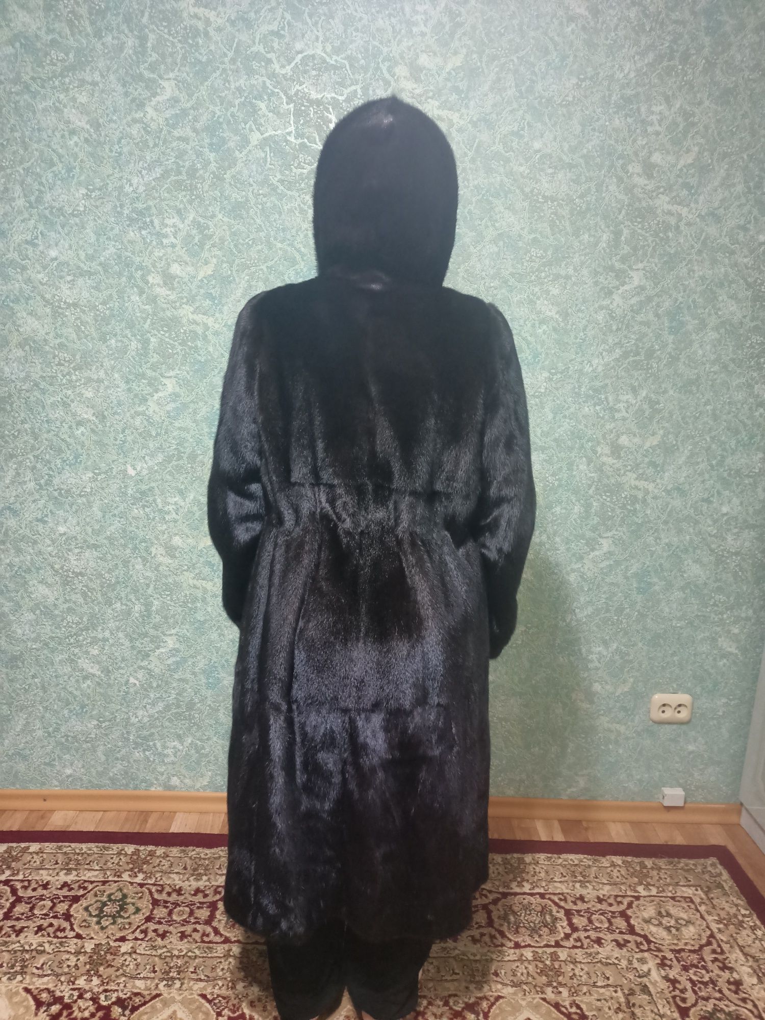 Продам новый норковую шубу
