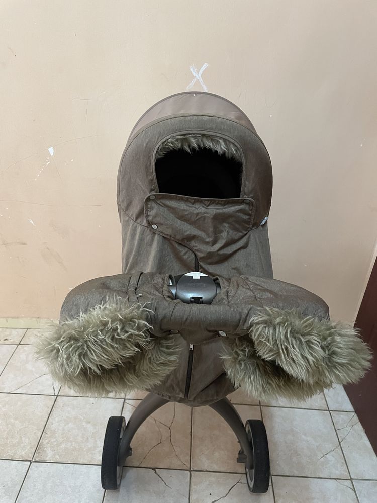 Срочно продам коляску Stokke