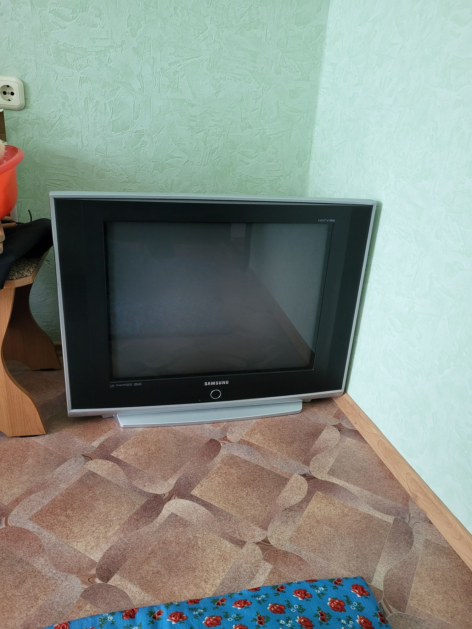 Продаётся телевизор Самсунг в отличном состоянии.