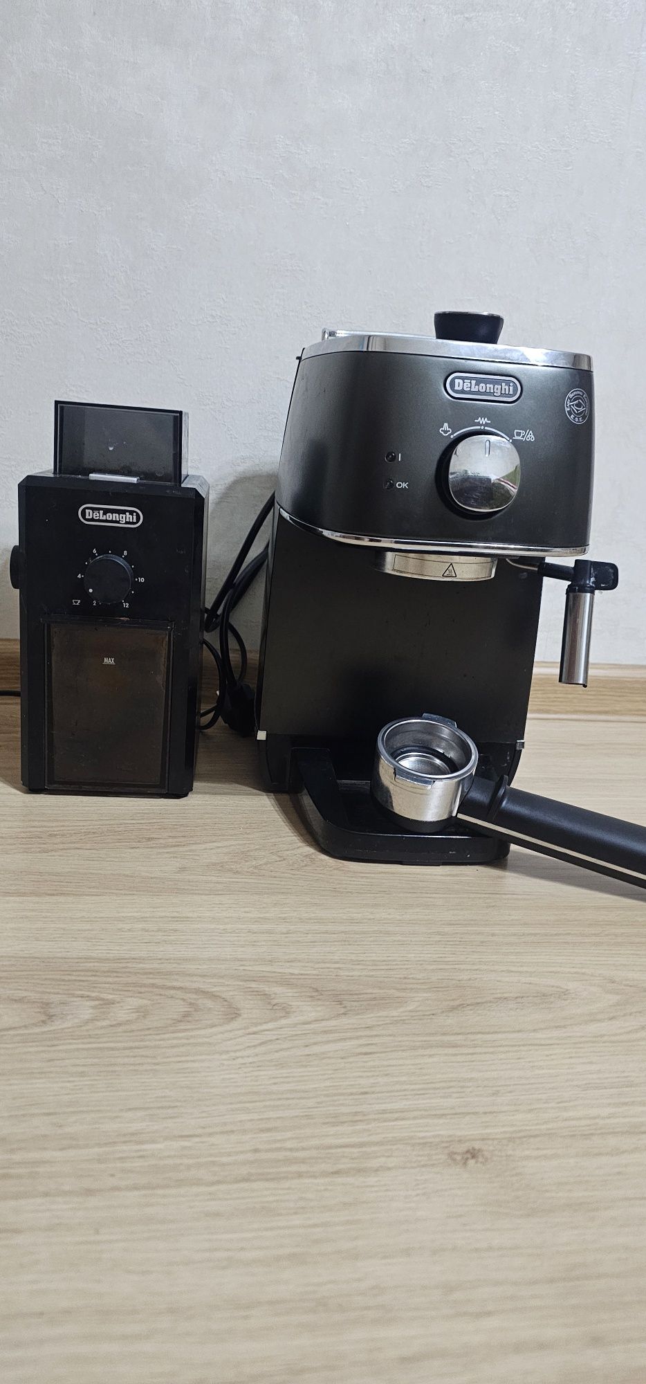 Кофемашина, кофемолка Delonghi