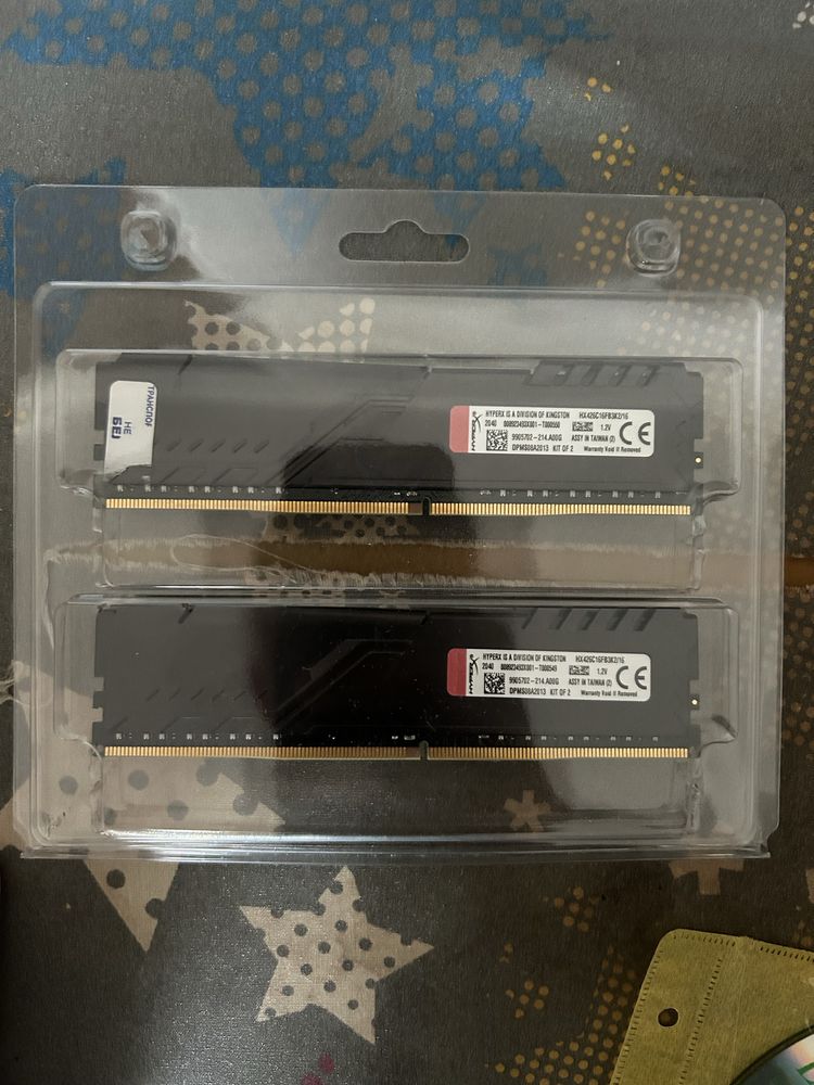 продается оперативная память HYPERX DDR4  2х8 гб 2600mhz